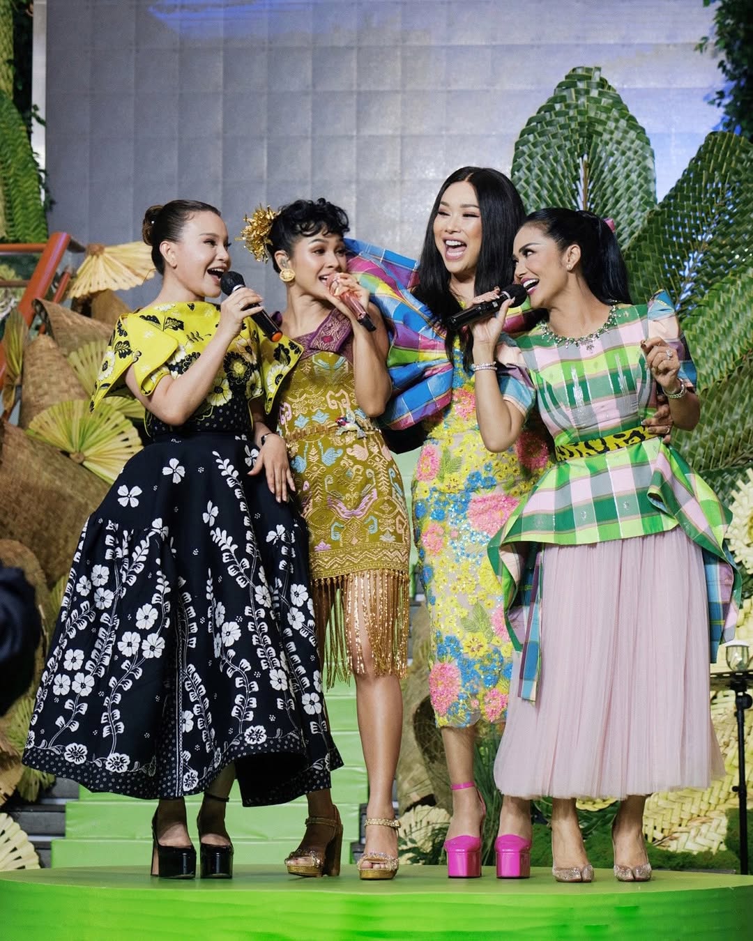 Kompak dan memesona, Krisdayanti, Rossa, Titi dj, dan Andien tampil satu panggung di Nusanova.