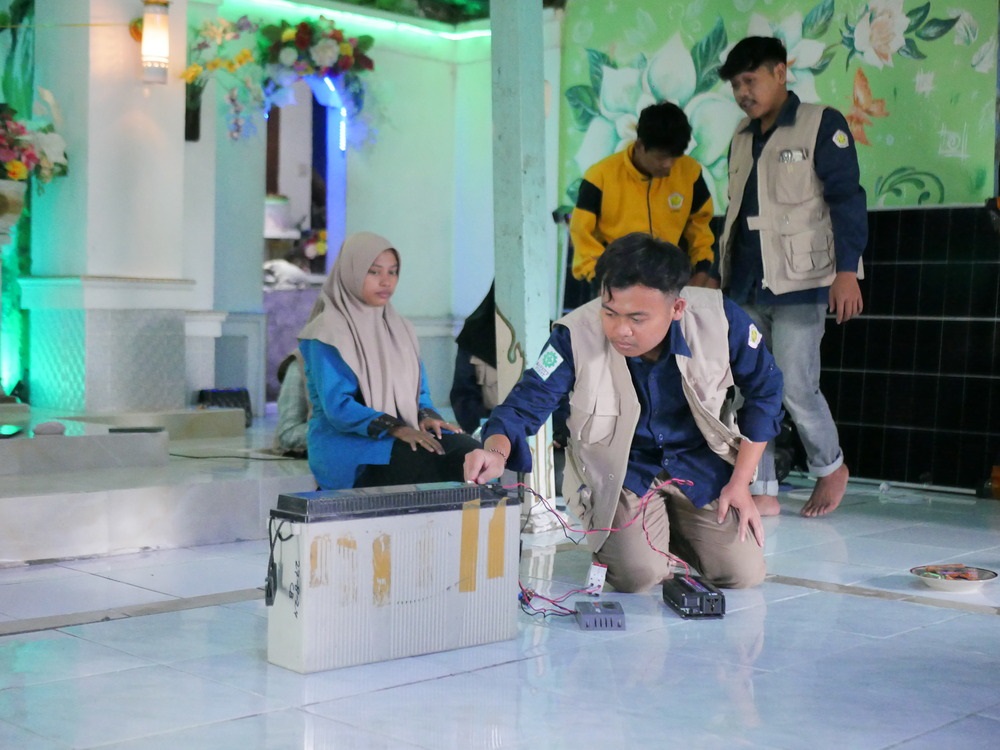 Sekretaris LPM Unigoro, Amalia Ma&rsquo;rifatul M., S.Si., MT., saat melaksanakan program Pemberdayaan Kemitraan Masyarakat (PKM) 2024 di Kecamatan Temayang.