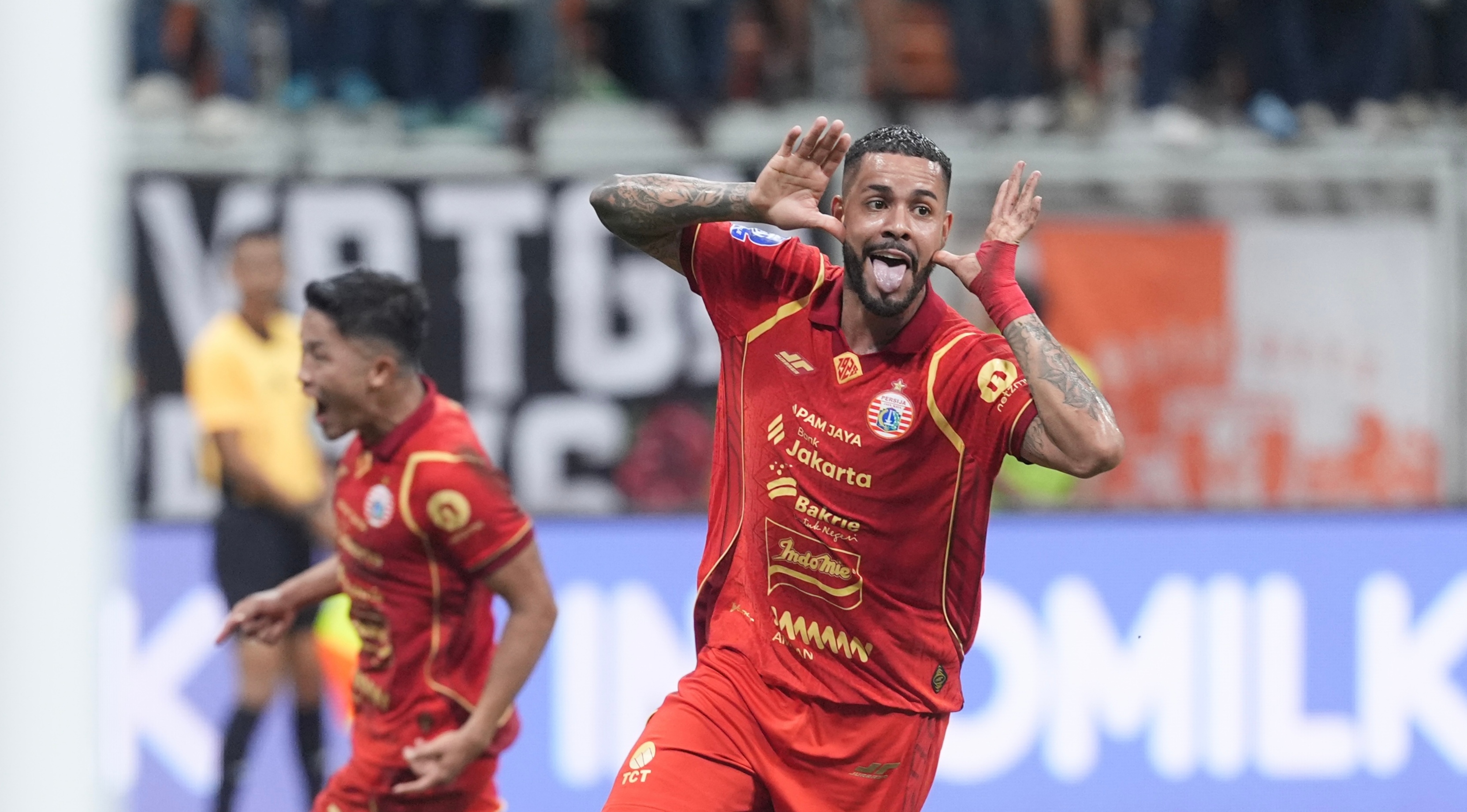 Emaxwell, merayakan gol perdananya di Persija.