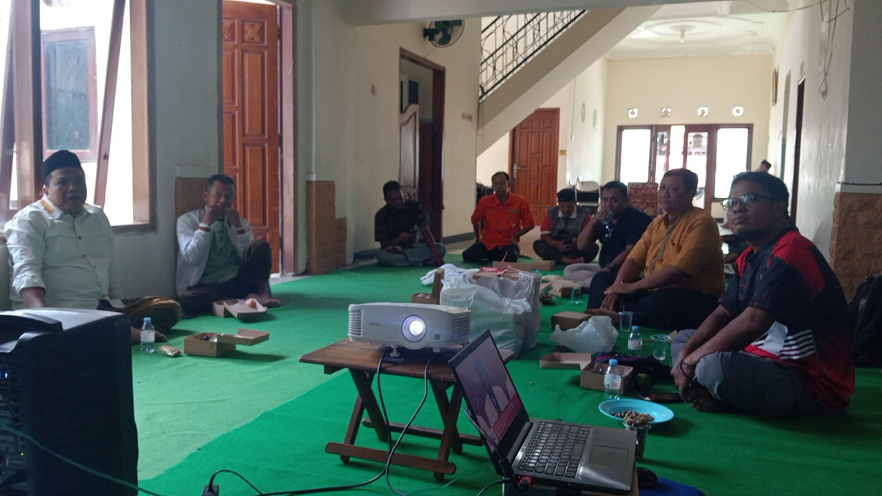 KHIDMAT: Pengurus DPD PKS Bojonegoro mengikuti penetapan pengurus baru periode 2025-2030 kemarin (14/8). Berlangsung di kantor DPD PKS Bojonegoro