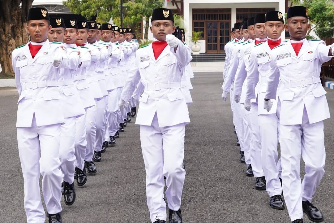 PASKIBRAKA: Sebanyak 72 paskibraka disiapkan dalam upacara HUT RI ke-80 di Alun-Alun Bojonegoro.
