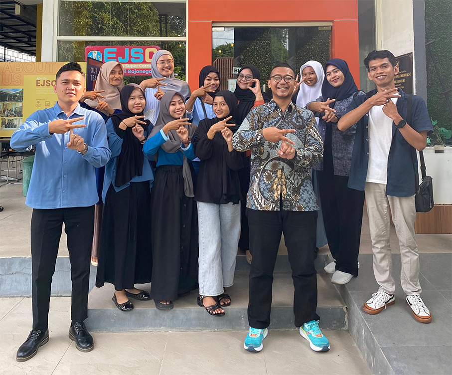 CETAK CALON PEMIMPIN: Alif Robath MotivaMor pendiri Bojonegoro Future Leader mencetak calon pemimpin masa depan. (ISTIMEWA/RADAR BOJONEGORO)