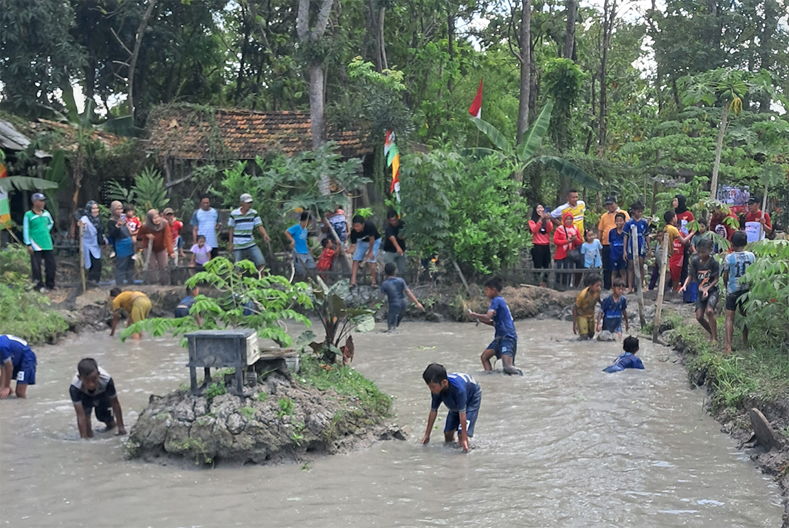 EDUKASI: Komunitas Alamsantri membuat ruang komunikasi, kolaborasi, dan edukasi di Desa Ngraseh, Kecamatan Dander.