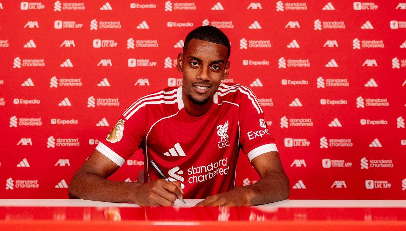 Resmi, Alexander Isak tanda tangani kontrak dengan Liverpool, Senin (1/9) malam waktu setempat.