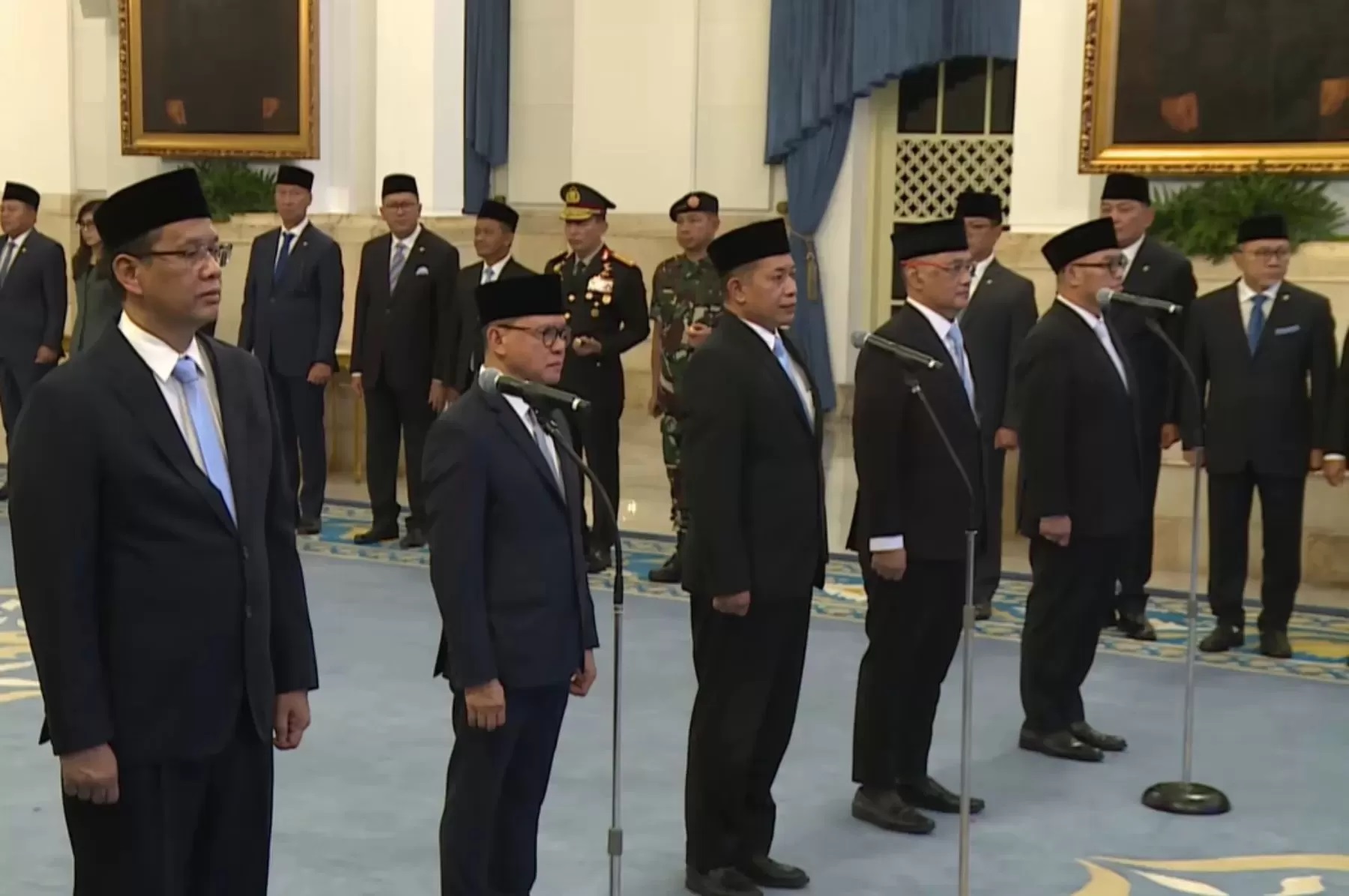 RESHUFFLE KABINET: Empat menteri dan satu menteri ad interim dilantik di Istana Kepresidenan, Jakarta, Senin (8/9).
