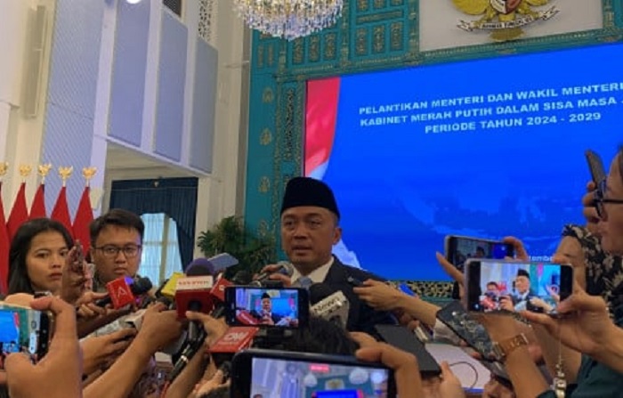 RESHUFFLE KABINET: Menteri Sekretaris Negara (Mensesneg) Prasetyo Hadi konferensi pers perihal Reshuffle Kabinet Merah Putih di Istana Kepresidenan Jakarta, Senin (8/9).