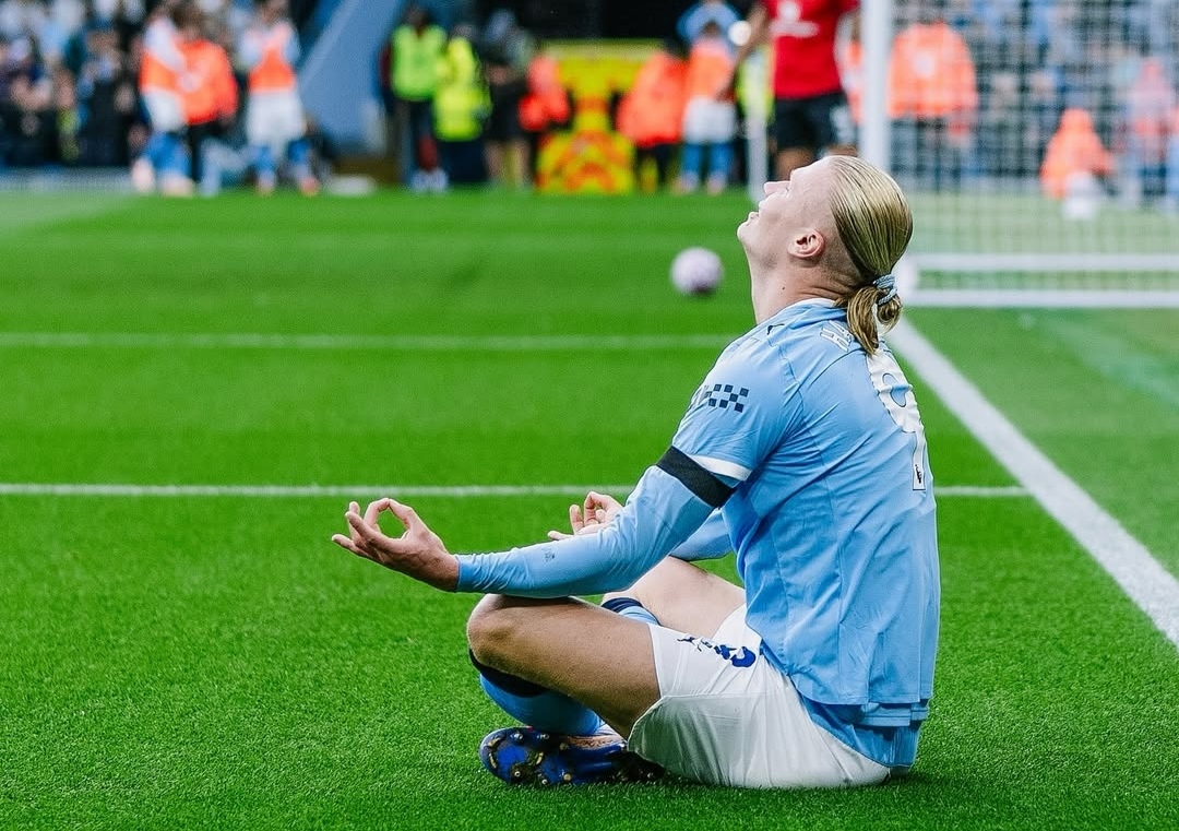 Haaland tampil seperti biasa, klinis. Erling Haaland tampil efektiv ketika Manchester City menjamu Manchester United di Etihad Stadium, Senin (15/9) dini hari.