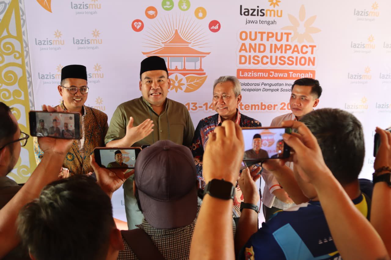 BERI APRESIASI: Bupati Blora, Arief Rohman mengapresiasi terselenggaranya Rakorwil Lazismu se-Jawa Tengah di Kabupaten Blora.