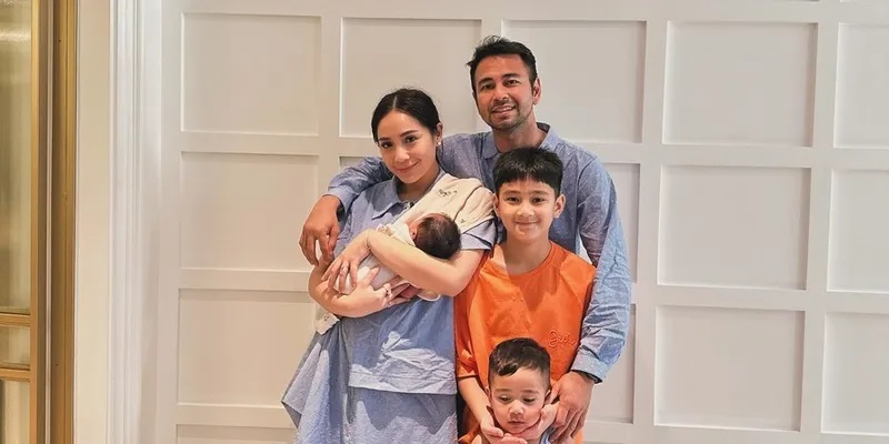 Raffi Ahmad sekeluarga.