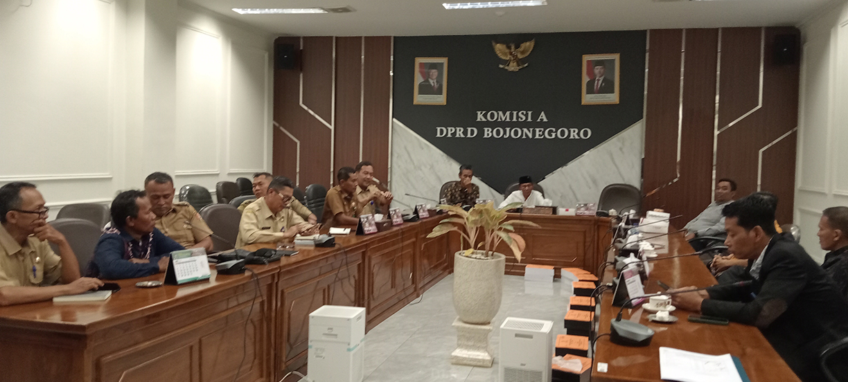 BAHAS PILKADES PAW: DPRD sedang rapat membahas rencana Pilkades PAW dengan instansi terkait, dipastikan tidak ada juknis dari Pemkab Bojonegoro.