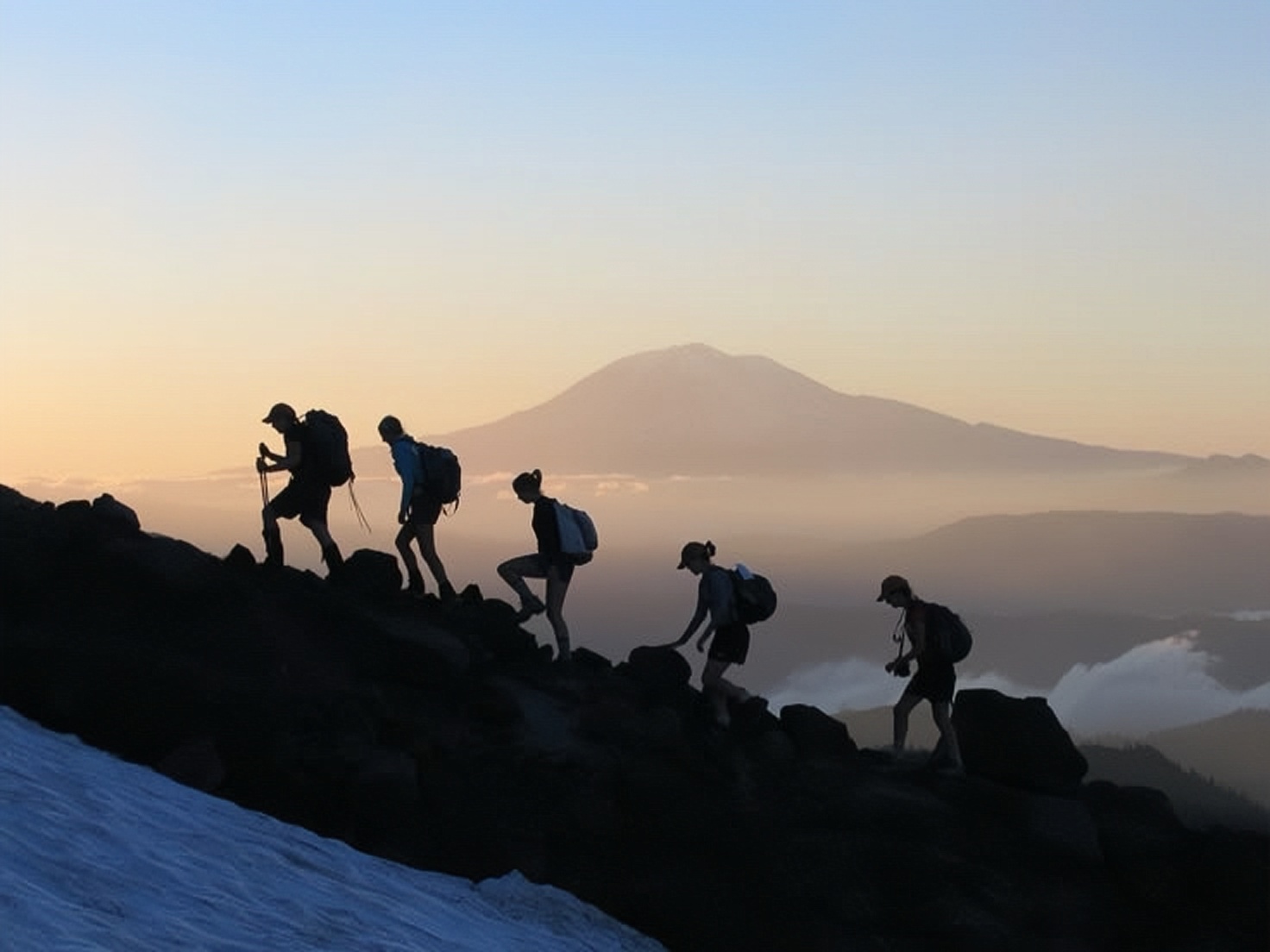 Hobi Naik Gunung.