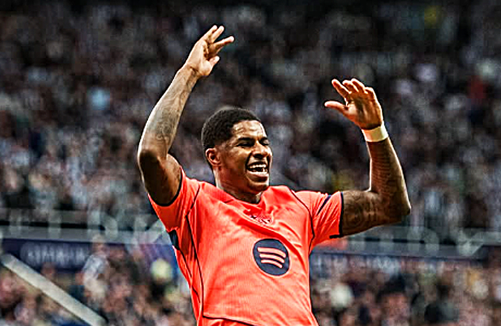 Marcus Rashford merayakan gol keduanya di Liga Champions bersama Barcelona ketika meraih poin penuh di kandang Newcastle United FC, Jumat (19/9).