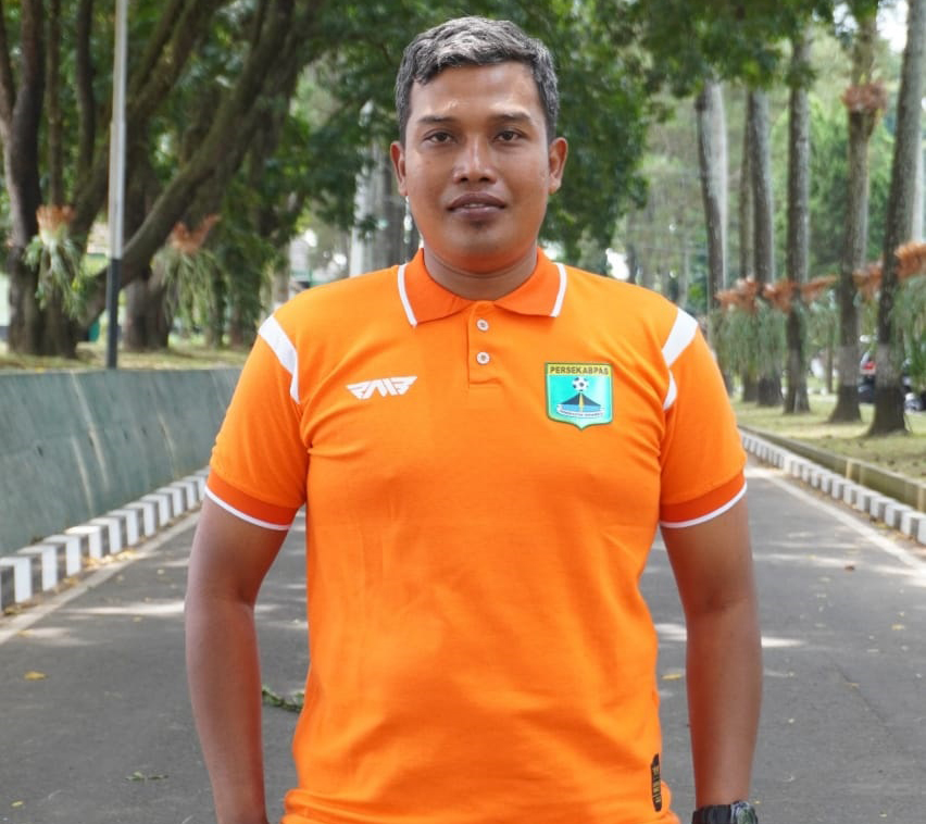 SUSUL MASDRA: Dadang Hari menyusul Masdra Nurriza bergabung dengan Persekabpas. Jadi Sosok Asal Bojonegoro kedua di Staf Kepelatihan Laskar Sakera
