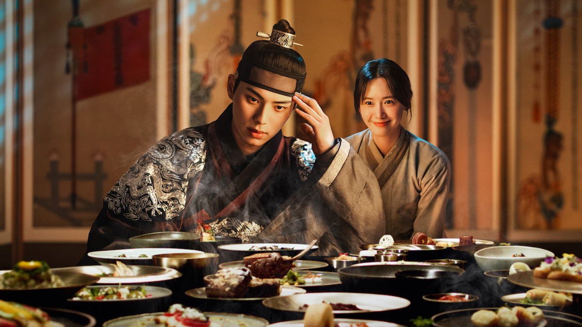 CHEMISTRY: Pasangan karakter utama Bon Appetit, Your Majesty yaitu Yoona dan Lee Chae Min sangat kuat.