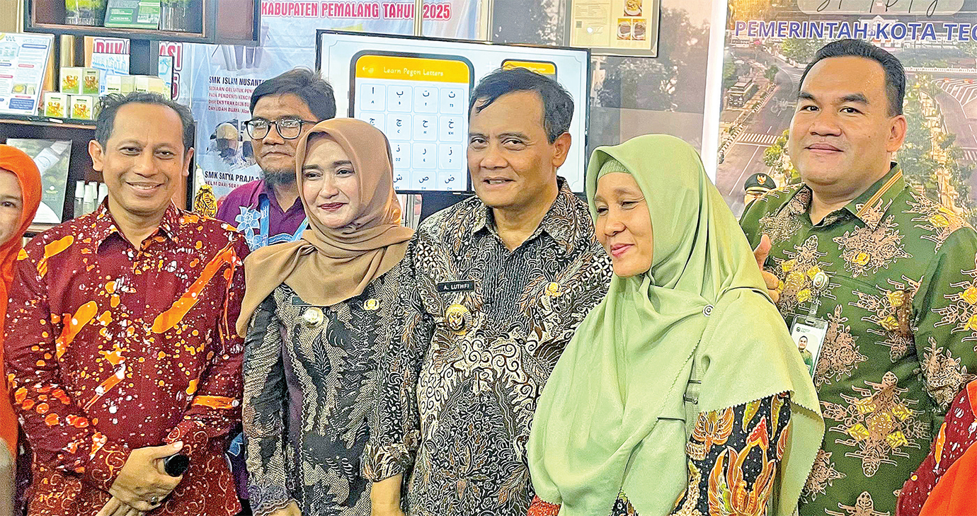 KUNJUNGAN: Gubernur Jateng Ahmad Luthfi kunjungan ke Blora menghadiri Pameran Produk Inovasi (PPI) Jawa Tengah 2025.