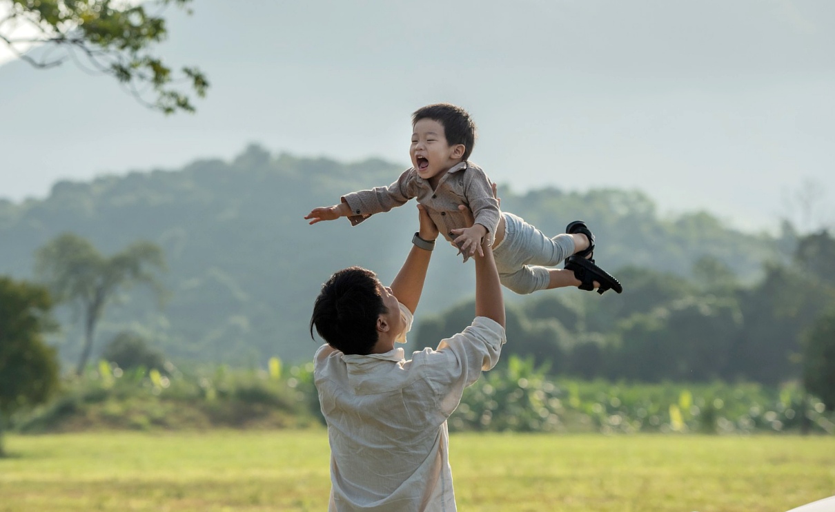 Ilustrasi ayah dan anak.