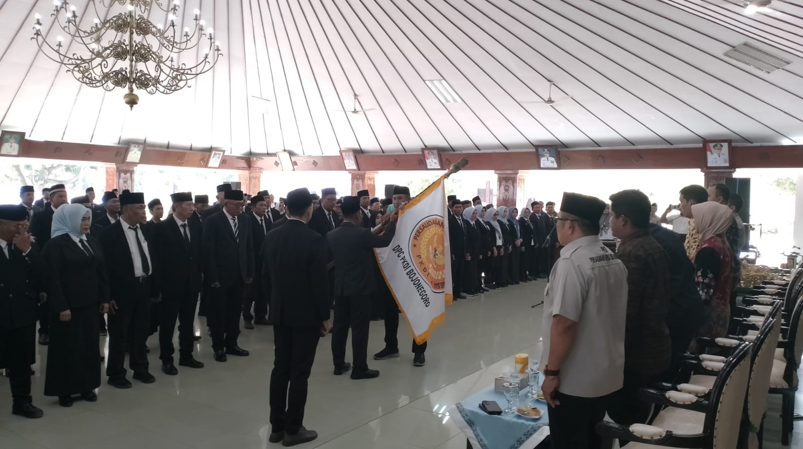 PENGUKUHAN: Pengukuhan pengurus PKDI Bojonegoro di Pendapa Malowopati Bojoneoro Sabtu (27/9).