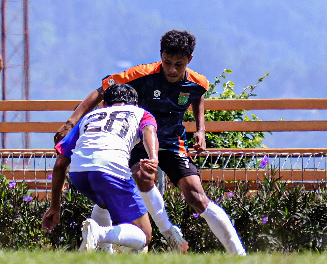 UJI COBA: Skuad Persibo saat jalani uji coba melawan Rans Nusantara di Kota Batu pada Minggu (12/9).