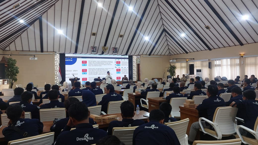 RAKOR: Penasehat Menteri Desa dan PDT Prof. Zainuddin Maliki saat rakor program pembangunan dan pemberdayaan masyarakat desa untuk ketahanan pangan Kabupaten Bojonegoro, Sabtu (27/9).