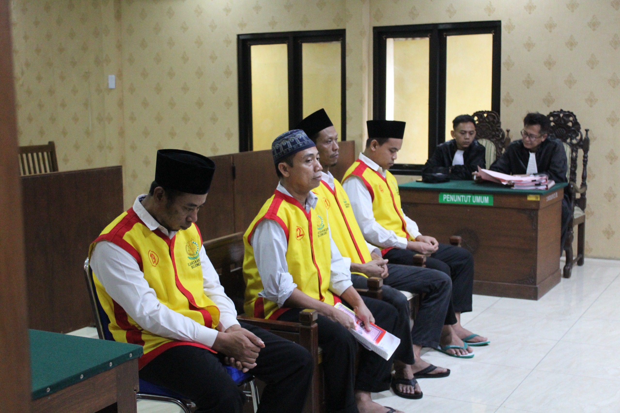 SIDANG: Empat terdakwa kasus senjata api ilegal sedang menjalani sidang di Pengadilan Negeri (PN) Bojonegoro sejak 22 Juli lalu.