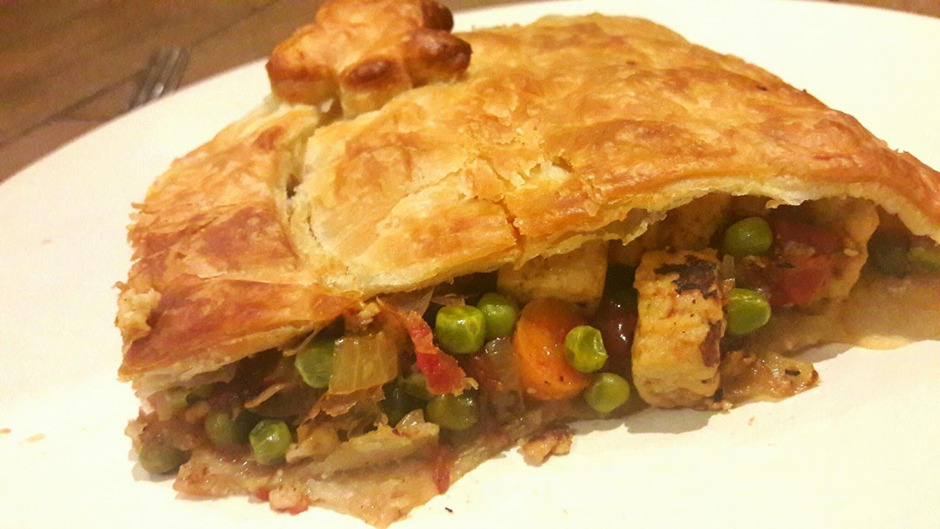 Pastei khas Suriname.