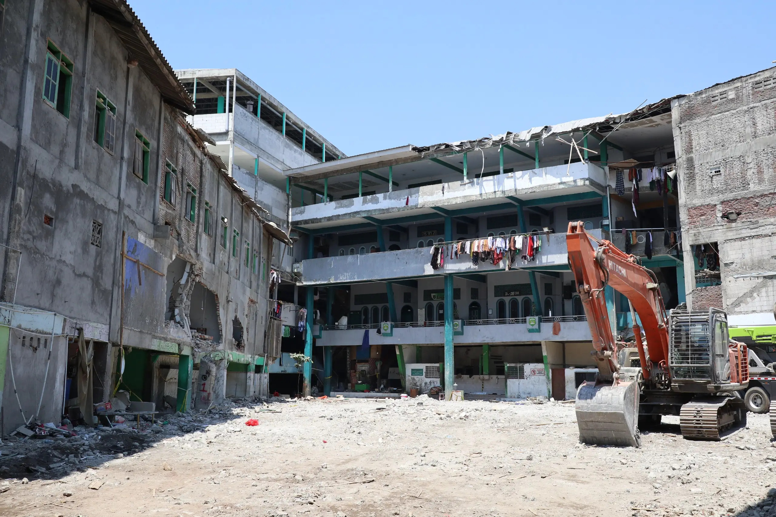 Proses evakuasi dan pembersihan lokasi ambruknya bangunan musala Ponpes Al-Khoziny Sidoarjo dinyatakan selesai pada Selasa (7/10). (Dok. BNPB)