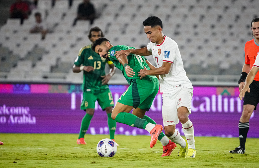 Marselino Ferdinan ketika beduel dengan pemain Arab Saudi, September 2024 lalu.
