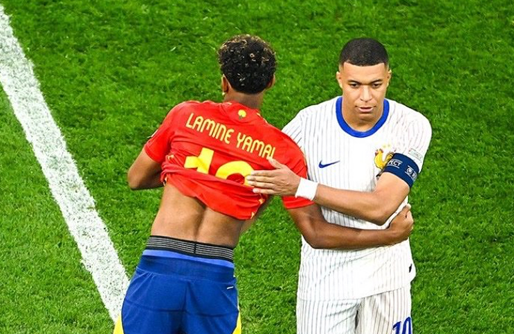 Lamine Yamal dan Kylian Mbappe. Bintang Real Madrid, Mbappe bela soal kontroversi Lamine Yamal.