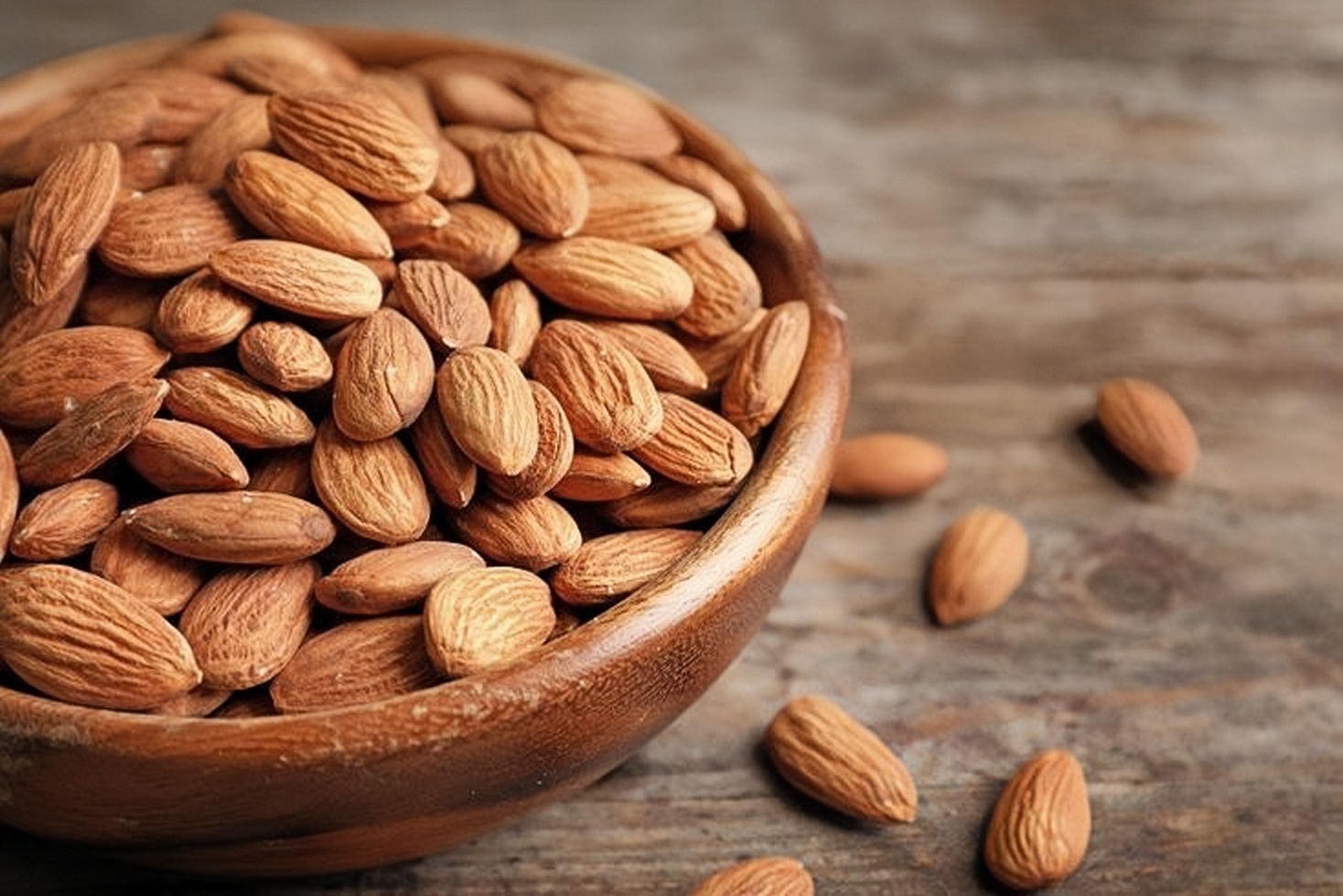 Kacang Almond.