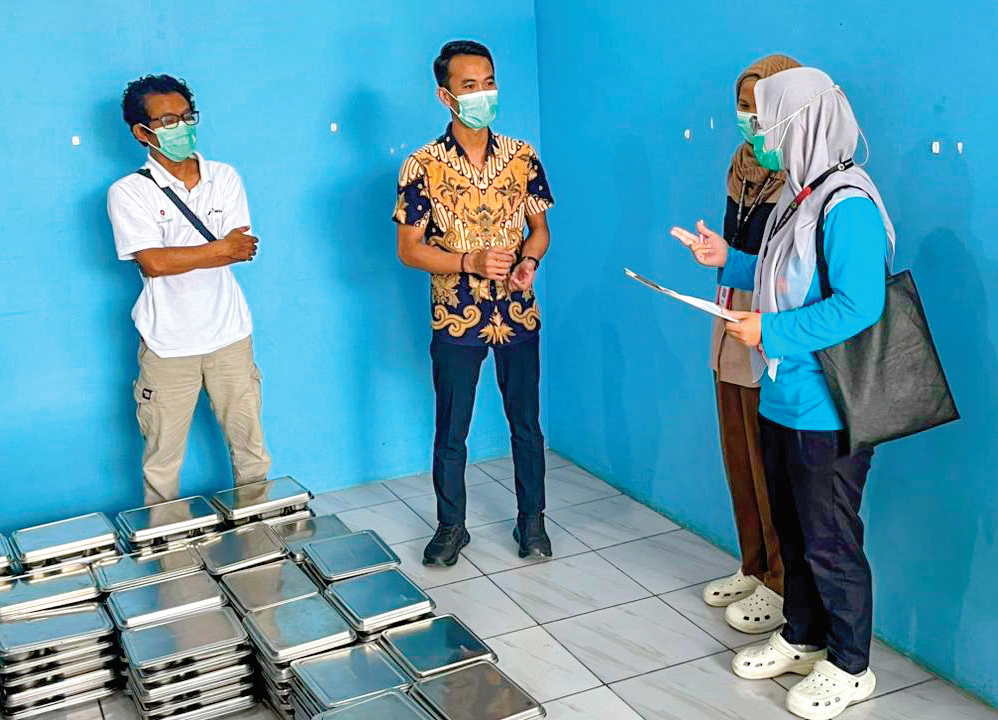 SESUAI STANDAR : SPPG Ngawen 1 saat diinspeksi oleh petugas kesehatan dari Puskesmas Ngawen.