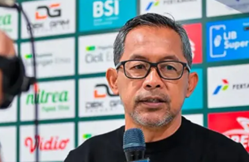 Aji santoso resmi diperkenalkan sebagai pelatih kepala baru bagi PSPS Pekanbaru.