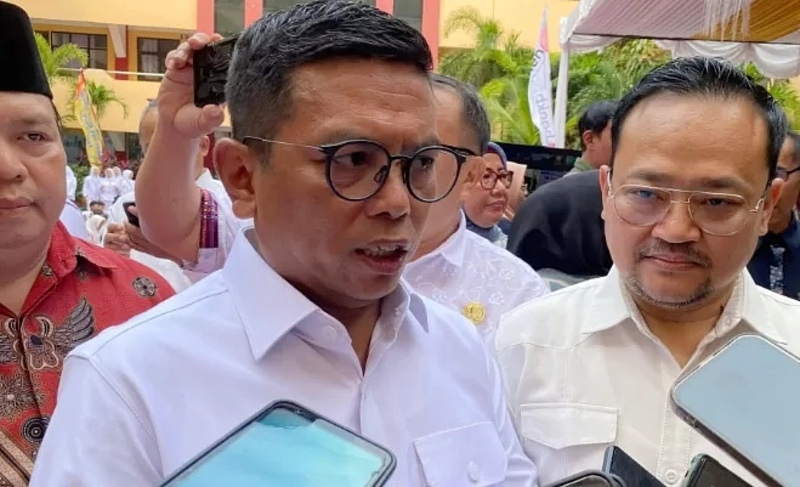 Gubernur Banten Andra Soni ketika memberikan keterangan kepada awak media.