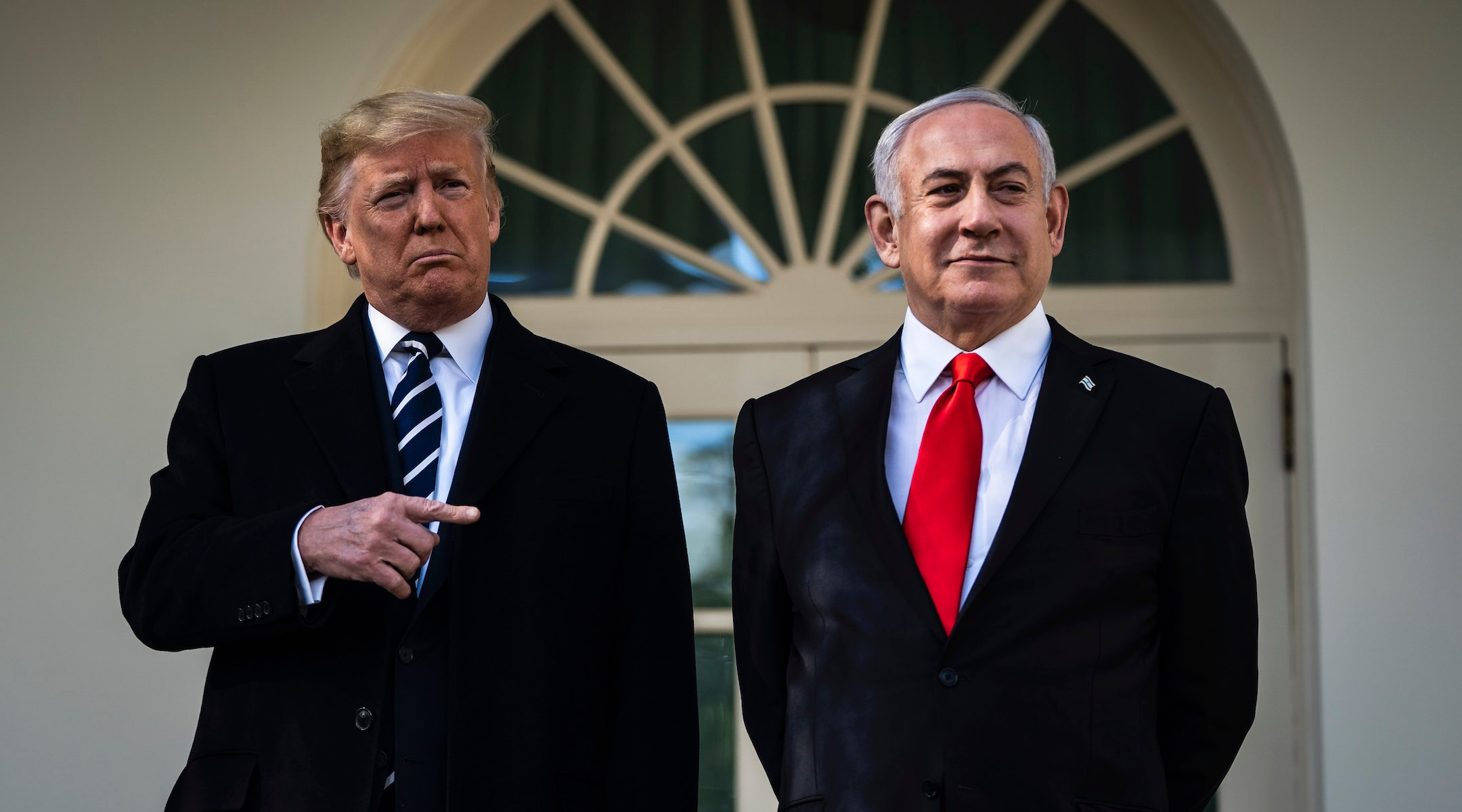 KOMPAK: Perdana Menteri Israel Benjamin Netanyahu dan Presiden AS Donald Trump berfoto bersama di Gedung Putih, Washington, AS.