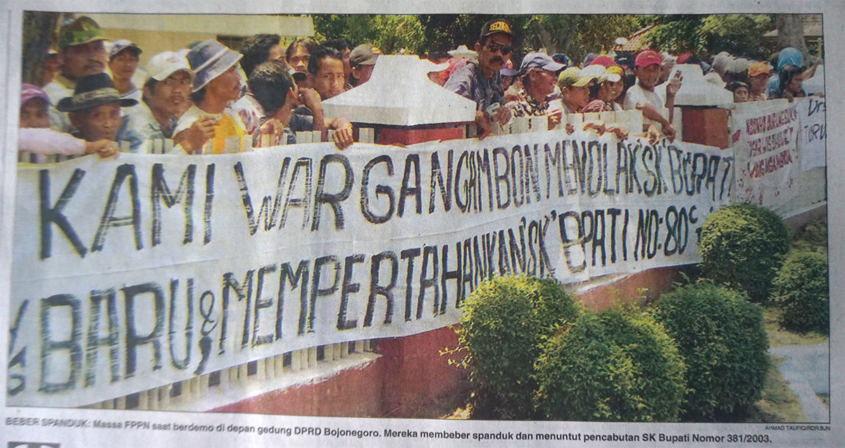 ORASI: FPPN menyampaikan aspirasi di gedung DPRD dan Pemkab Bojonegoro pada 6 Oktober 2003 lalu