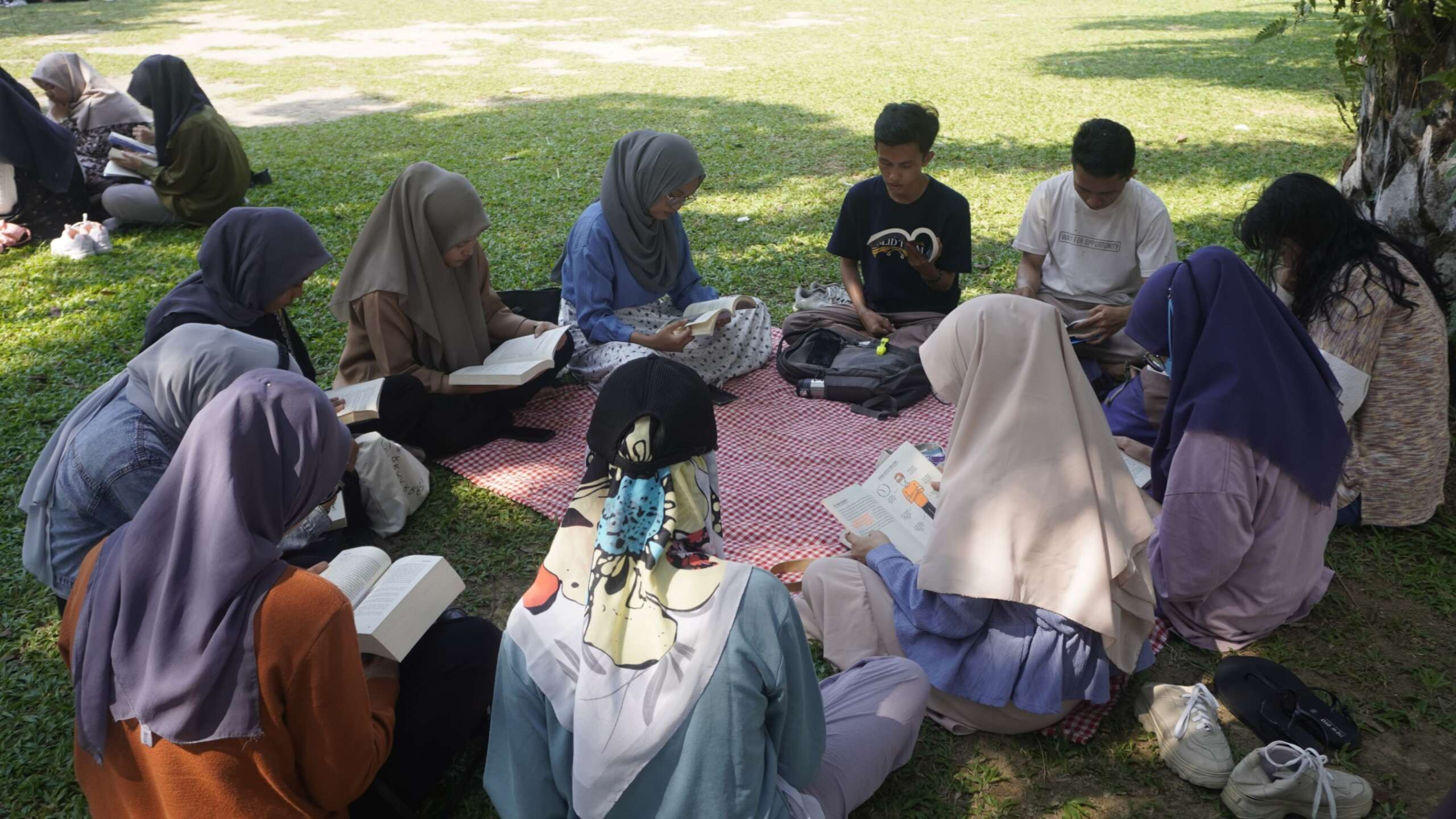 Book Party Indonesia.