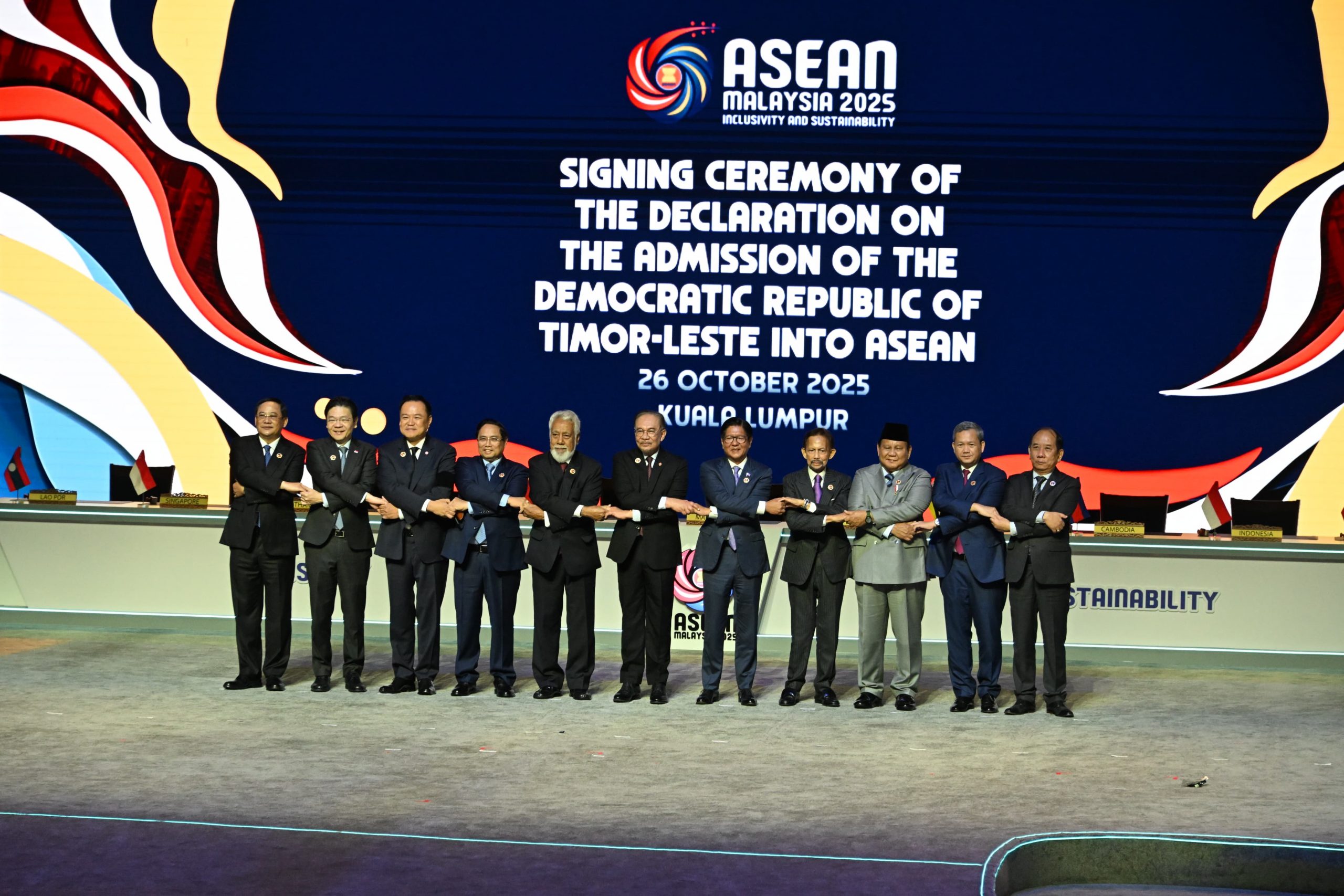Seluruh anggota ASEAN, termasuk Presiden RI Prabowo Subianto dan PM Timor Leste Xanana Gusmao membuka KTT ASEAN ke-47 pada Minggu (26/10). (Dok. ASEAN)