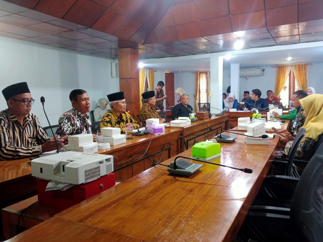 SAMPAIKAN ASPRASI: Audiensi antara Dewan Pendidikan Blora dengan Komisi D DPRD Blora beberapa waktu lalu.