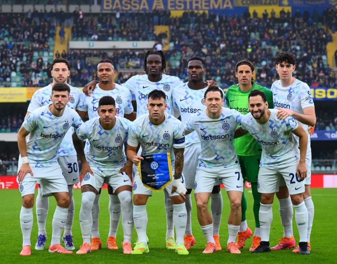 Skuad Inter Milan ketika bertandang ke Hellas Verona.