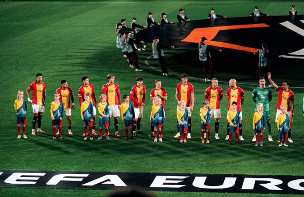 Dean James dan tim Go Ahead Eagles di Liga Europa.