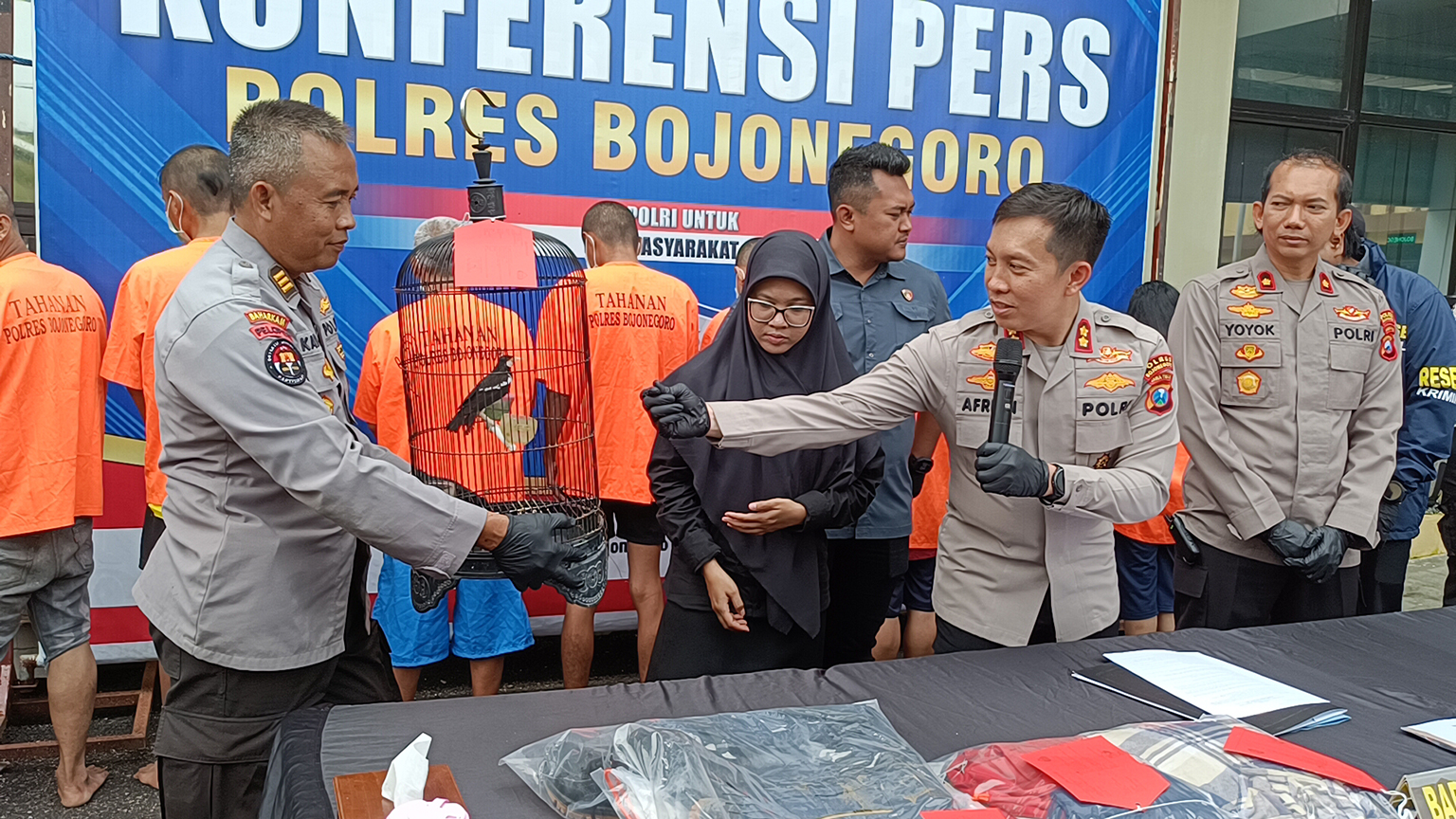 Burung jalak jadi salah satu sasaran pencurian yang berhasil diamankan oleh Polres Bojonegoro dalam Operasi Sikat Semeru.