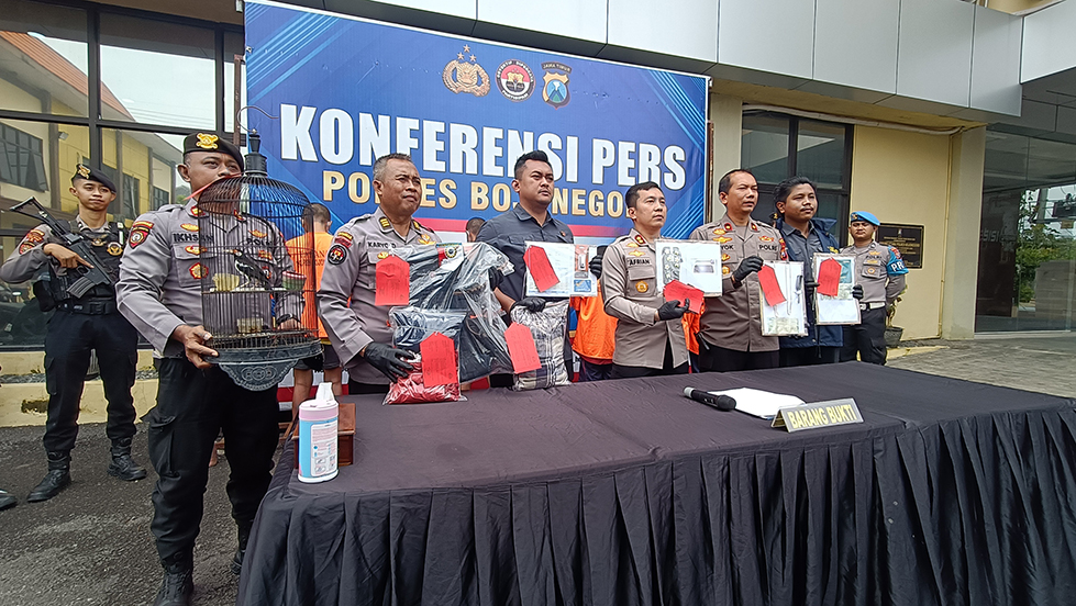Seluruh barang bukti pencurian yang berhasil diselesaikan Polres Bojonegoro dalam Operasi Sikat Semeru