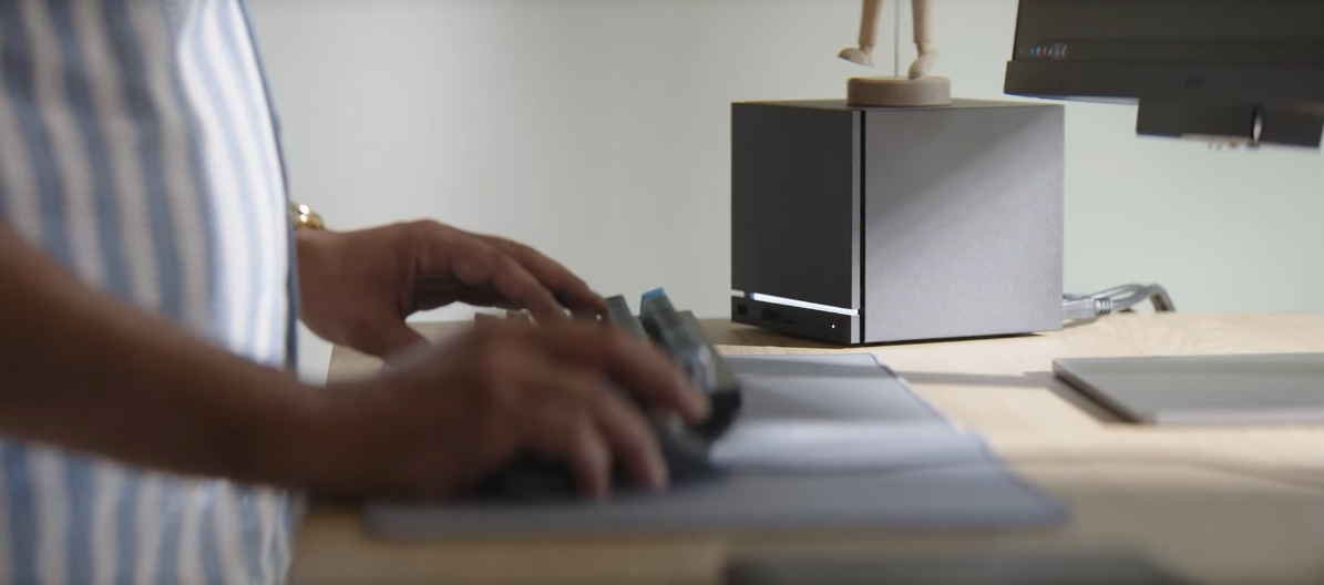 Jika pengguna jago utak-atik komputer, Steam Machine dapat disulap jadi komputer kantor atau komputer kerja. (Dok. Valve)