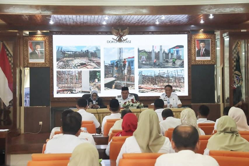 MULAI DITERAPKAN: Pemkab Blora mulai menerapkan rapat tanpa snack, yang hanya menyajikan permen dan air putih imbas dari efisiensi.