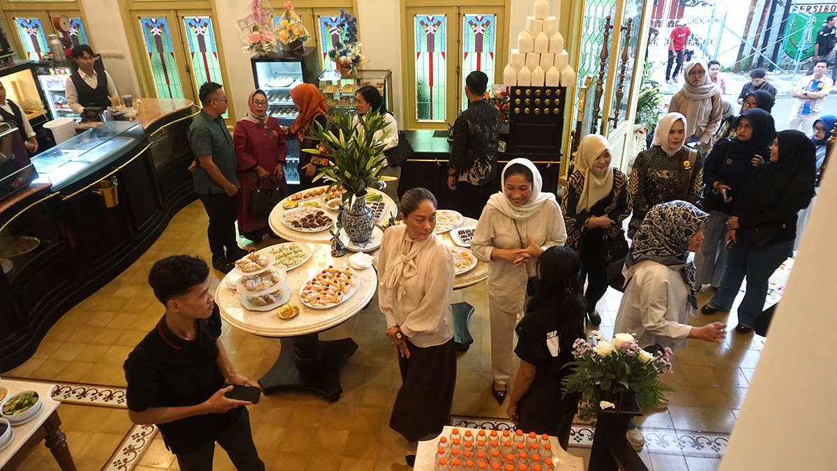 Bistro Tjap Njonja mengusung estetika klasik zaman kolonial yang dapat dimanfaatkan oleh pemuda Bojonegoro sebagai wahana produksi kreatif. (YUAN EDO/RADAR BOJONEGORO)