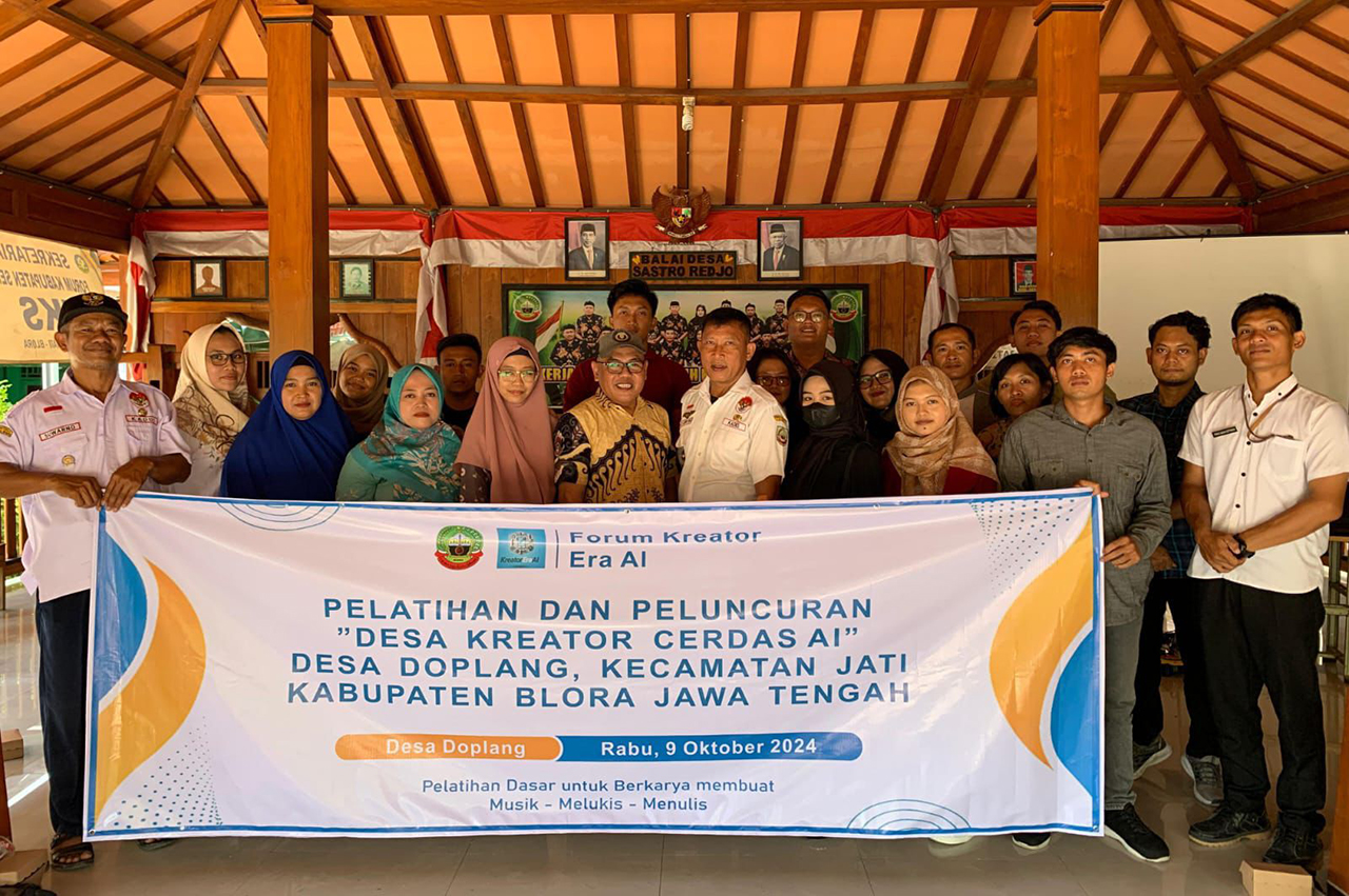 ASAH KREATIVITAS: Masyarakat Desa Doplang, Kecamatan Jati senantiasa mengasah aneka kreativitas menggunakan bantuan AI untuk menggeliatkan bisnis UMKM melalui bidang seni.