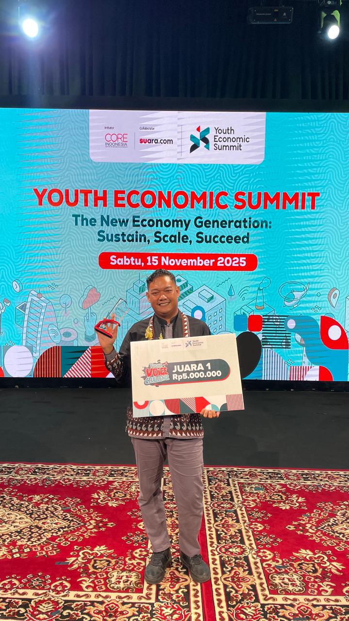 JUARA: Andre Catur Wicaksono sukses meraih Juara 1 pembuatan vidio kreatif dalam ajang Youth Economic Summit 2025.