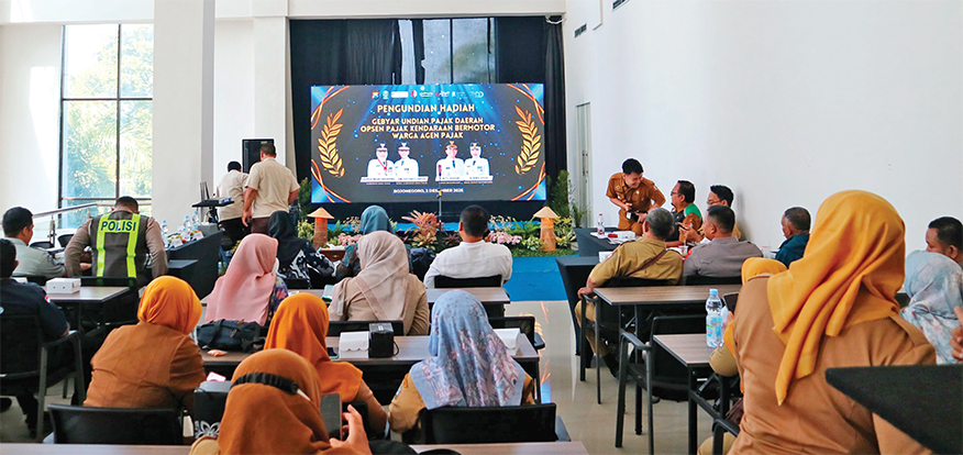 APRESIASI: Suasana Pengundian  Hadiah Gebyar Wajib Pajak di kantor Bapenda Bojonegoro, Selasa (2/12).