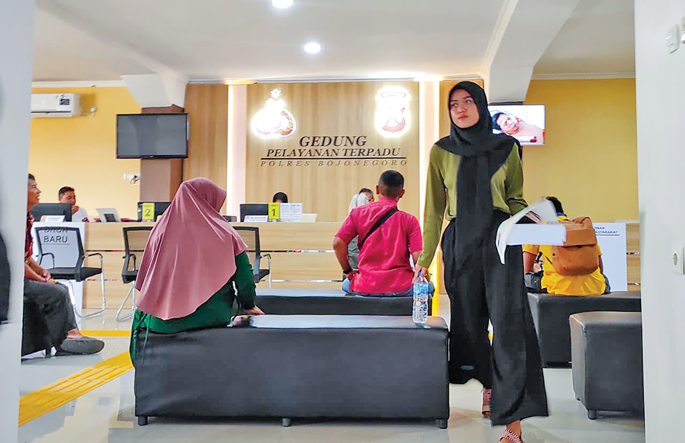 TINGKATKAN PELAYANAN: Polres Bojonegoro meningkatkan pelayanan masyarakat dengan mengoptimalkan Layanan Polisi 110 sebagai sarana respons cepat berbagai aduan dan kejadian darurat