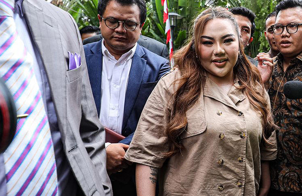 Lisa Mariana dijemput paksa Polda Jabar.