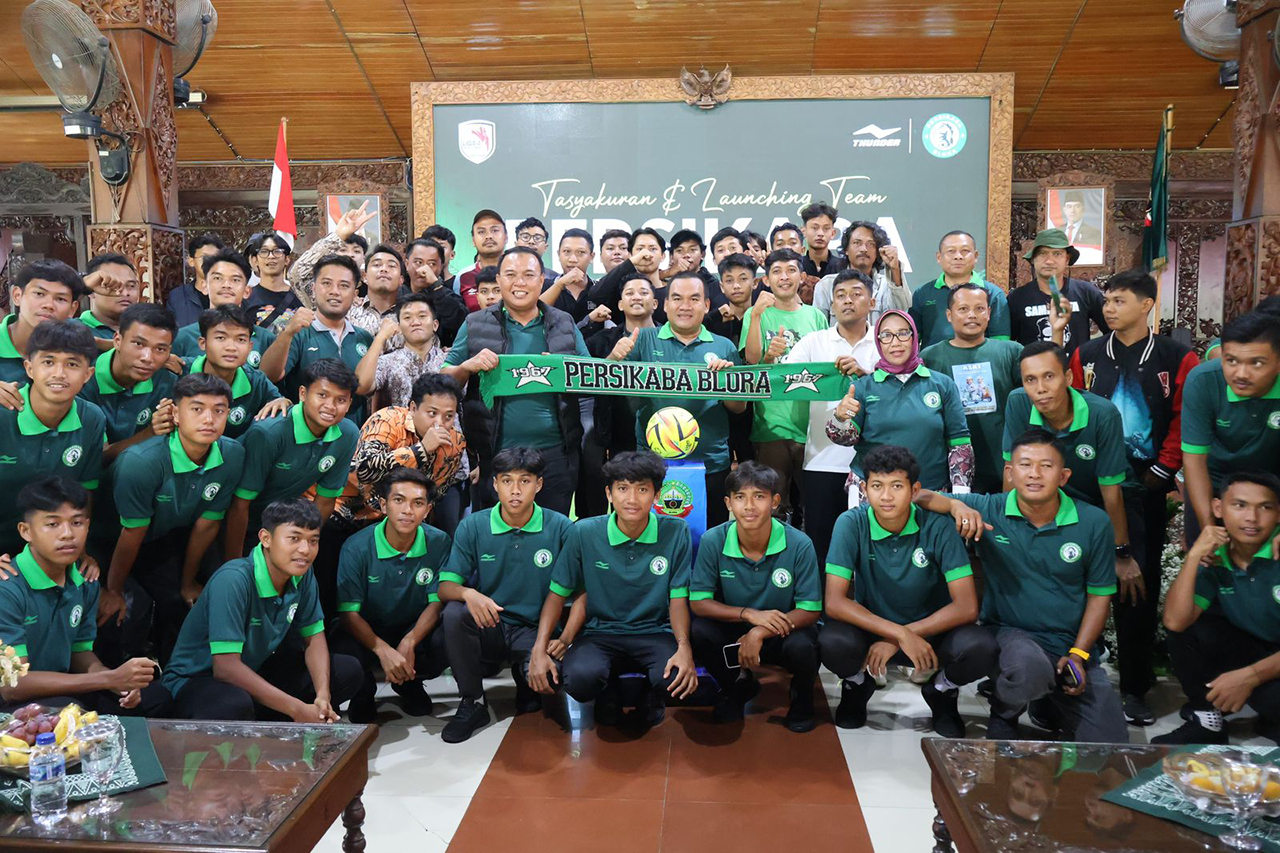LAUNCHING: Bupati Blora Arief Rohman dan Wabup Sri Setyorini beri dukungan penuh terhadap Persikaba Blora.